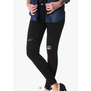 7 For All Mankind Ankle Skinny in Black Destroyed Slim Illusion